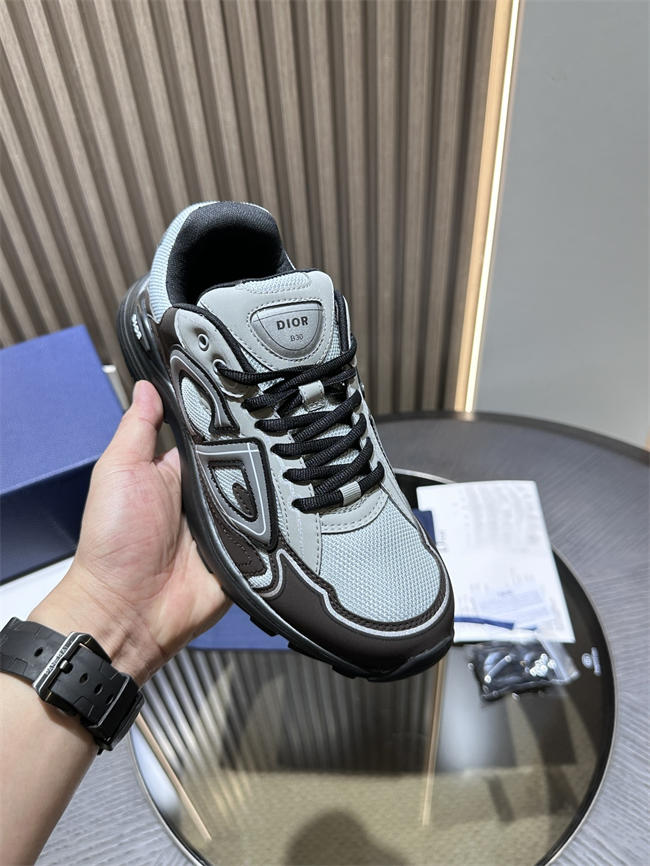 D10r b30 sneaker