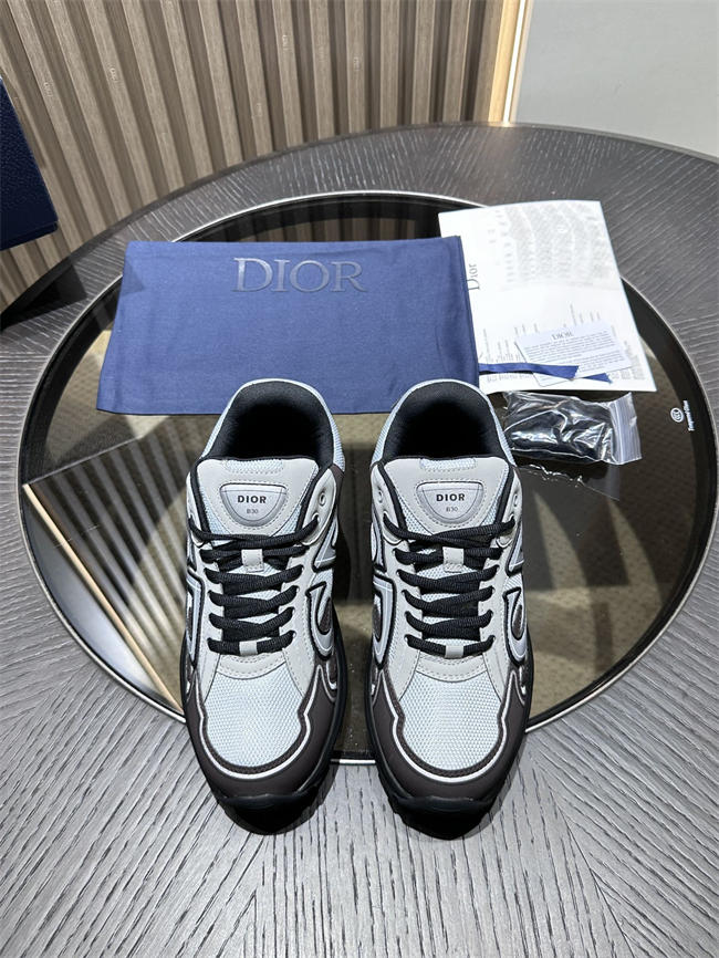 D10r b30 sneaker