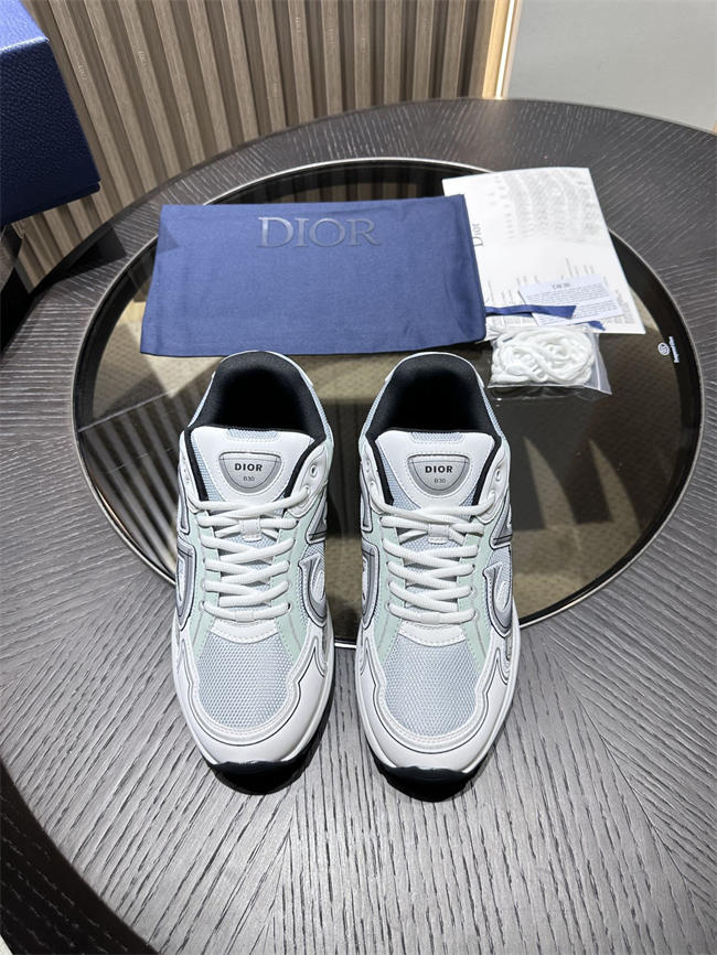 D10r b30 sneaker