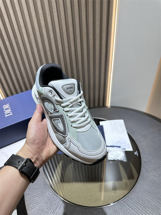 D10r b30 sneaker