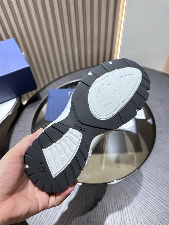 D10r b30 sneaker