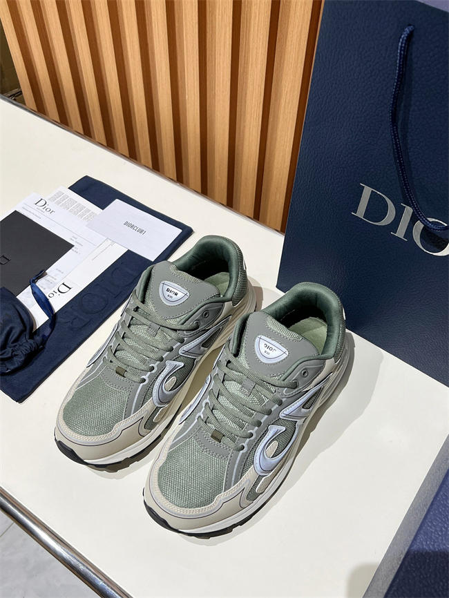 D10r b30 sneaker