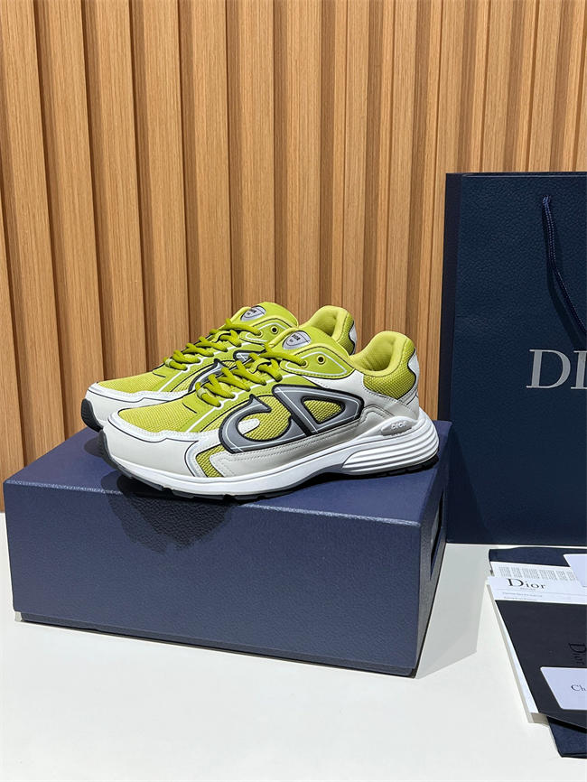 D10r b30 sneaker