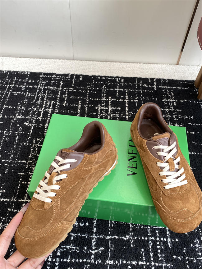 b0tt*ga Ven*ta sneaker