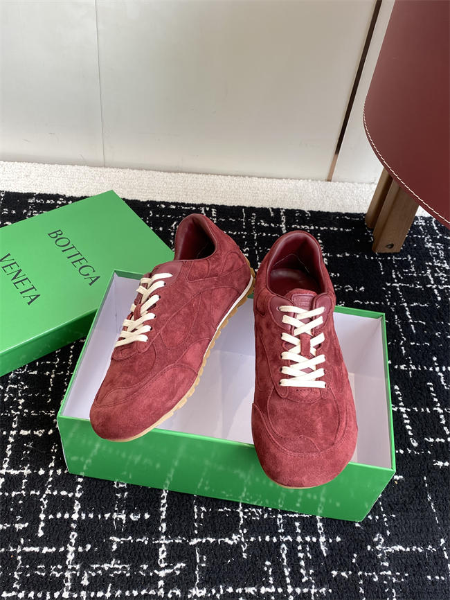 b0tt*ga Ven*ta sneaker