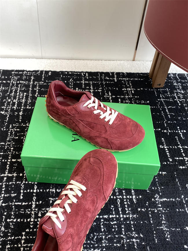 b0tt*ga Ven*ta sneaker