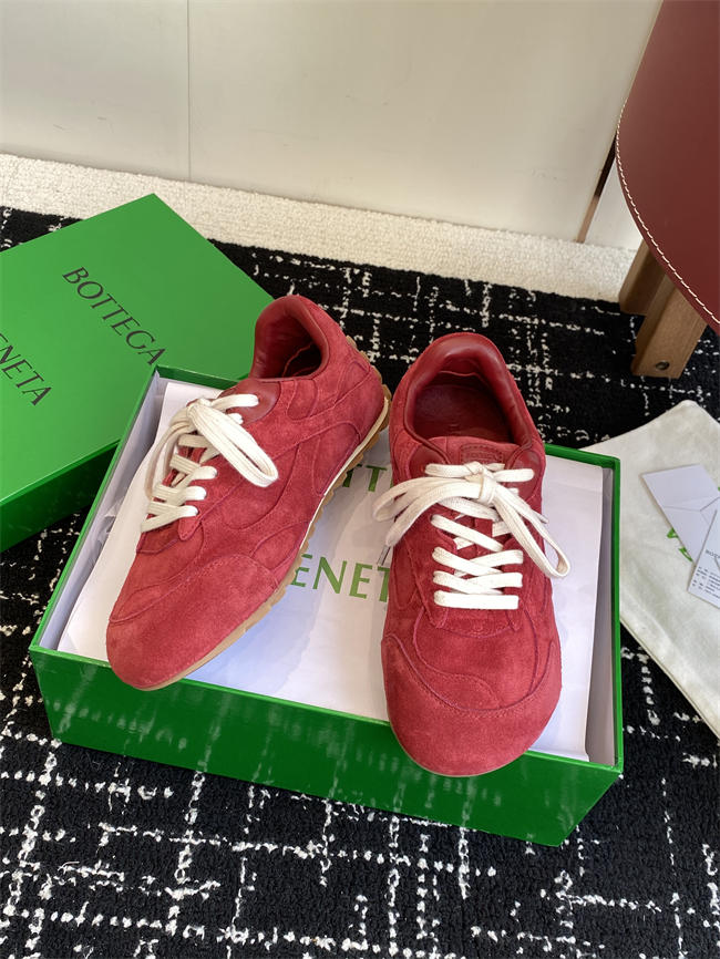 b0tt*ga Ven*ta sneaker