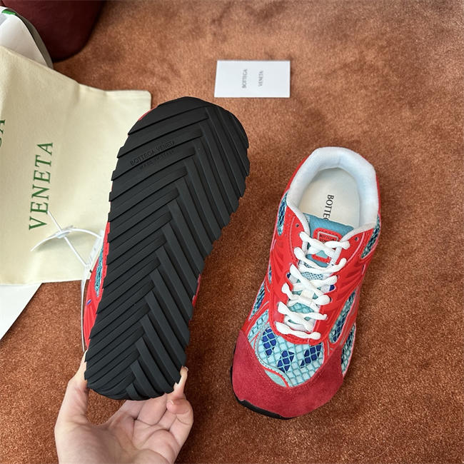 b0tt*ga Ven*ta sneaker