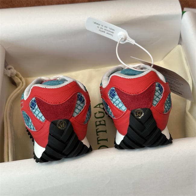 b0tt*ga Ven*ta sneaker