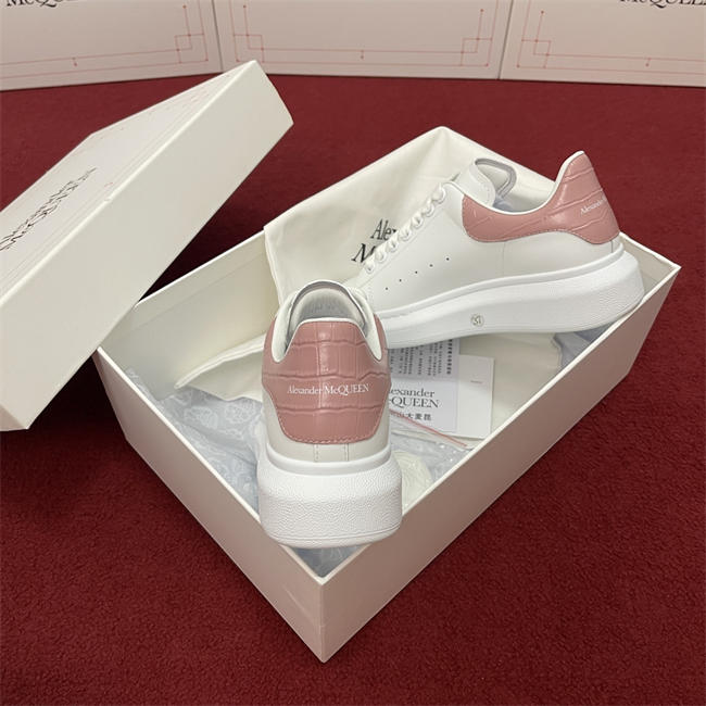 Mcqv*en sneaker