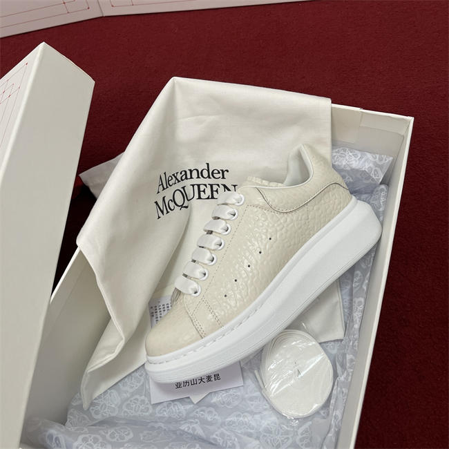 Mcqv*en sneaker