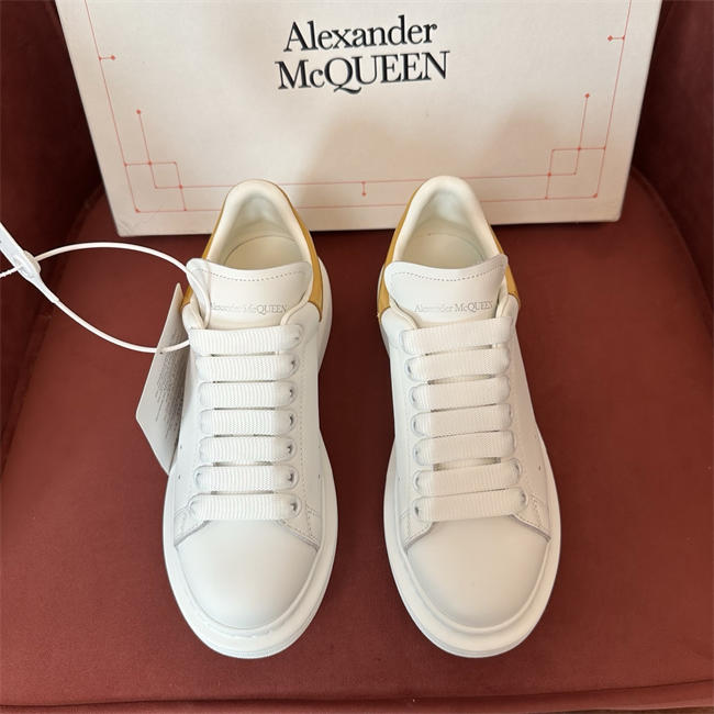 Mcqv*en sneaker
