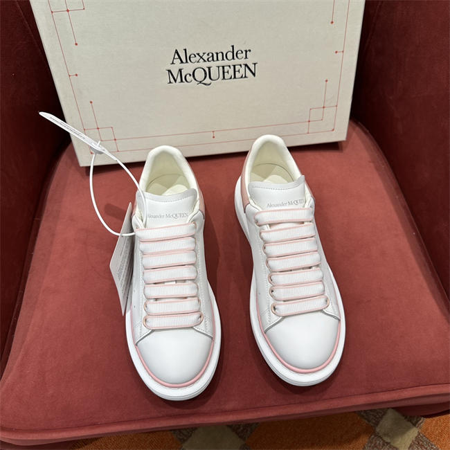 Mcqv*en sneaker