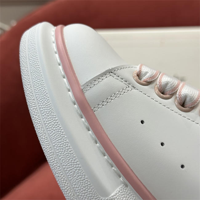 Mcqv*en sneaker