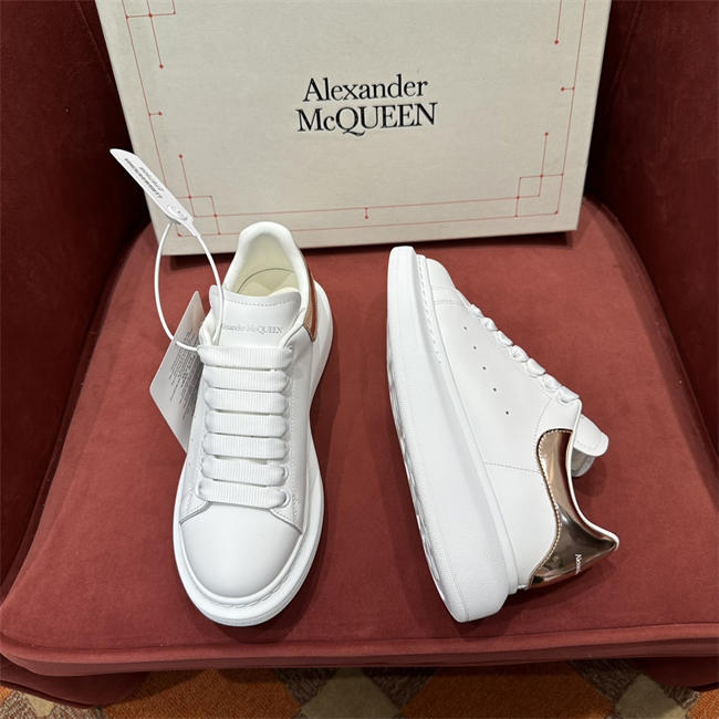 Mcqv*en sneaker