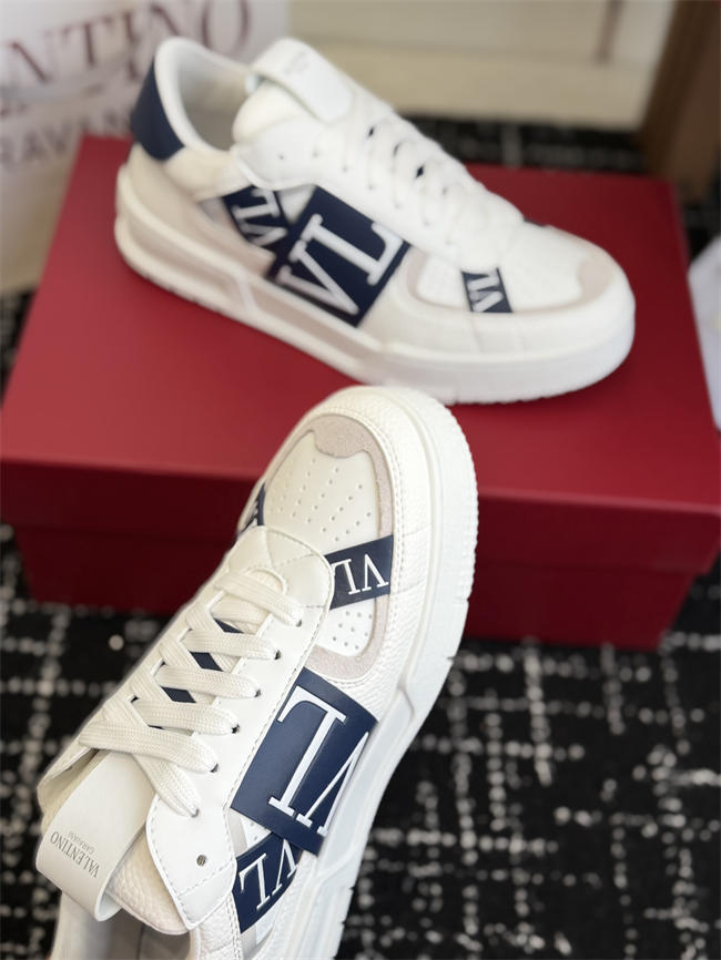 Va1e*ntin0 sneakers