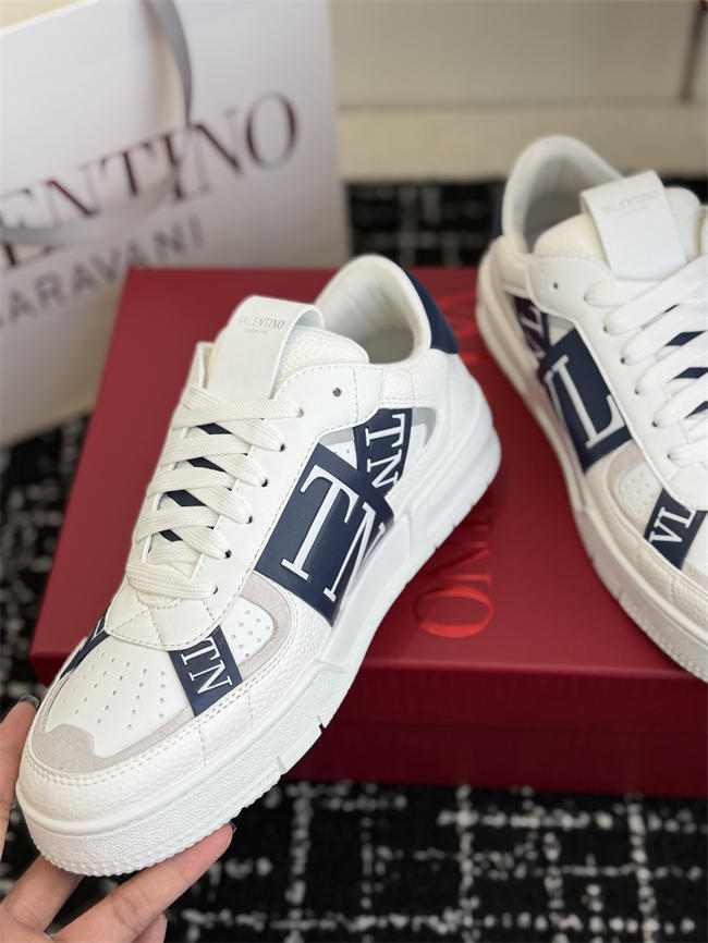 Va1e*ntin0 sneakers