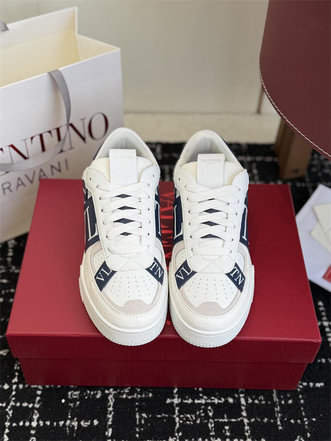 Va1e*ntin0 sneakers