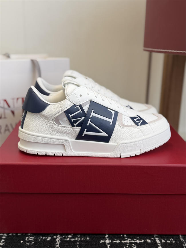 Va1e*ntin0 sneakers