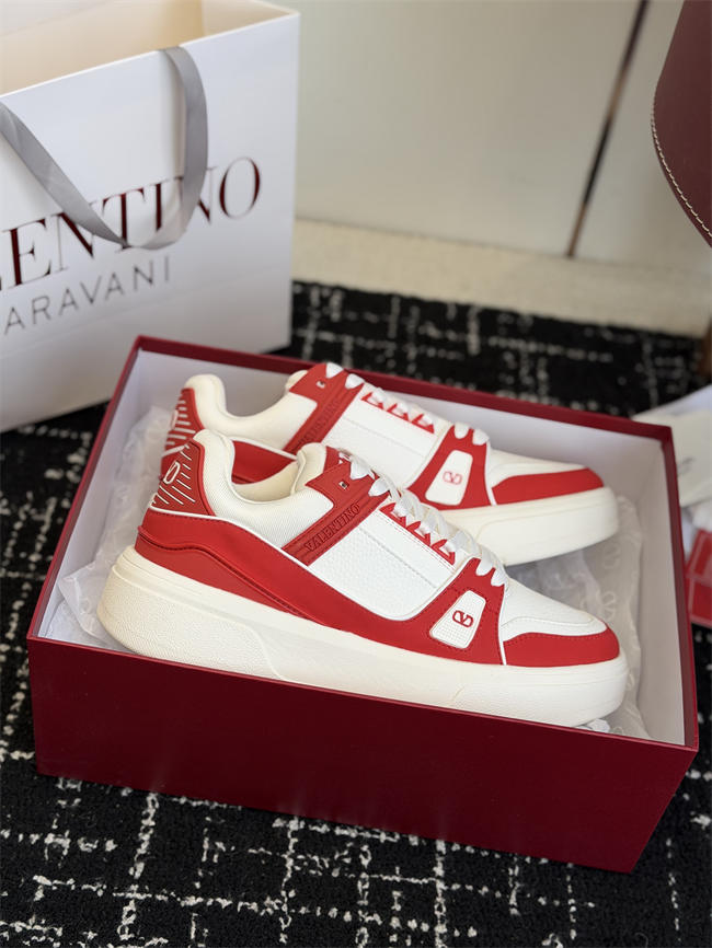 Va1e*ntin0 sneakers