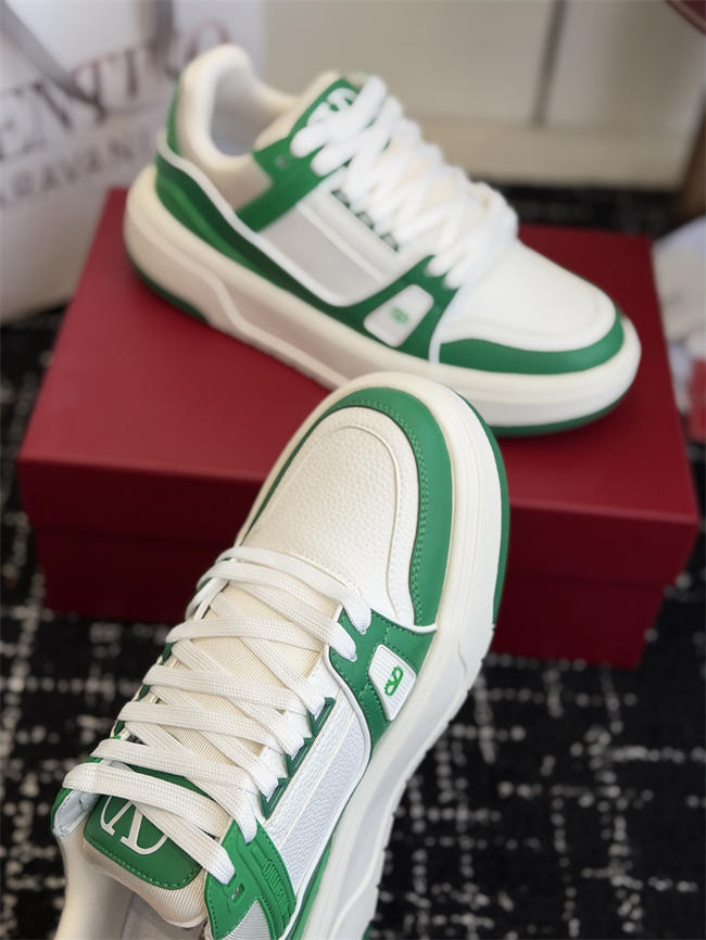 Va1e*ntin0 sneakers