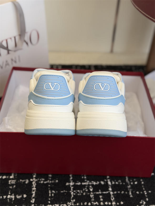 Va1e*ntin0 sneakers