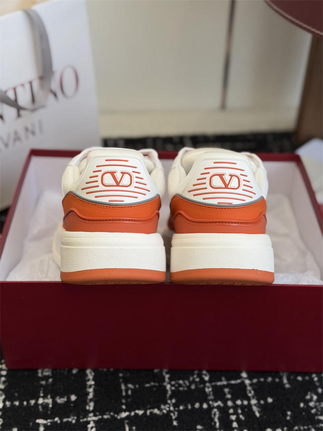 Va1e*ntin0 sneakers