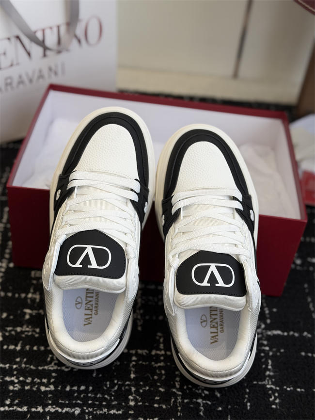 Va1e*ntin0 sneakers