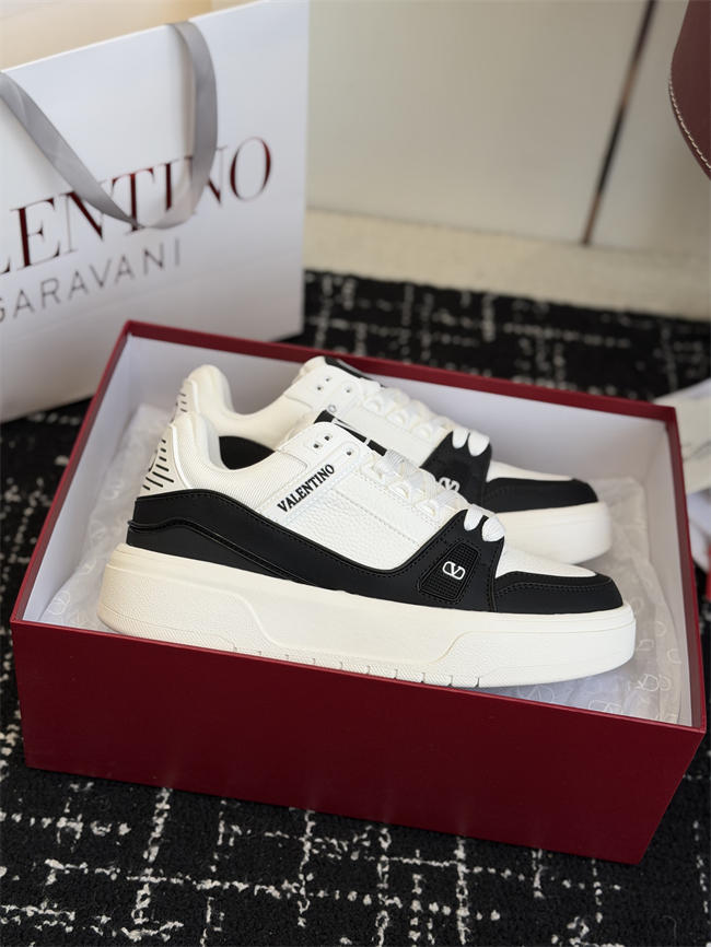 Va1e*ntin0 sneakers