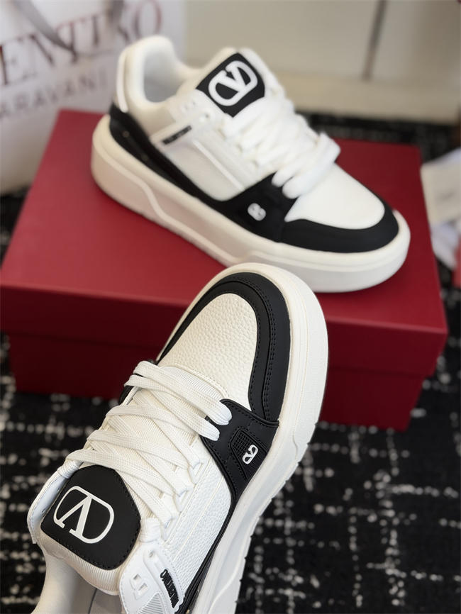Va1e*ntin0 sneakers