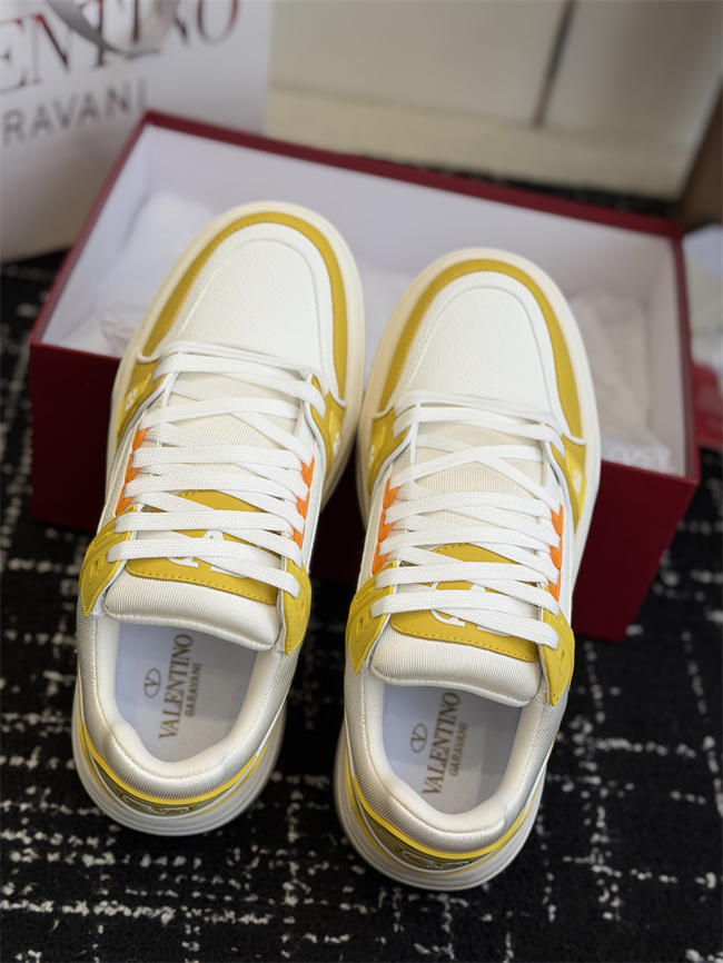 Va1e*ntin0 sneakers