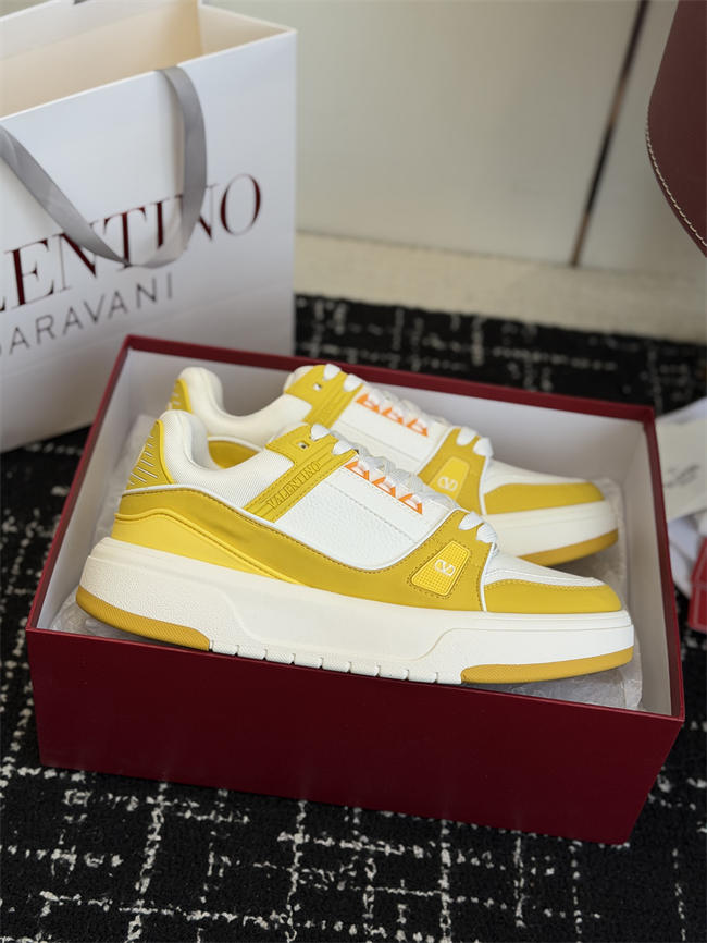 Va1e*ntin0 sneakers