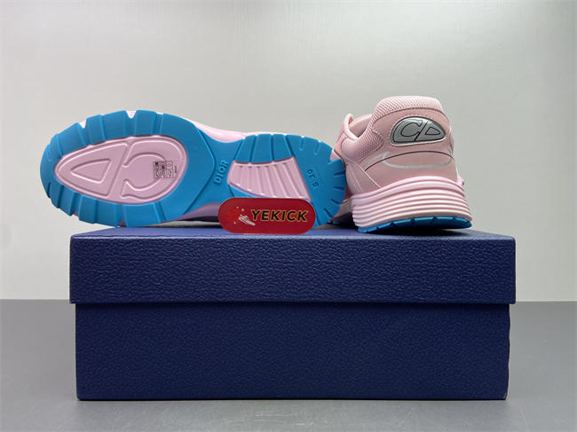 D10r b30 sneaker