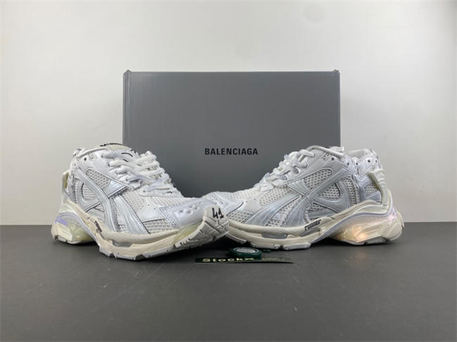 Ba1en*iaga runner led 853225-wrnld 0102