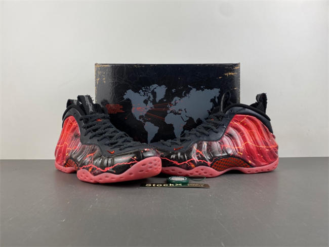 stranger things x nike air foamposite one preM1vm qs