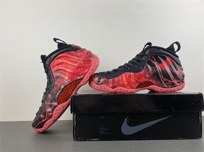 stranger things x nike air foamposite one preM1vm qs