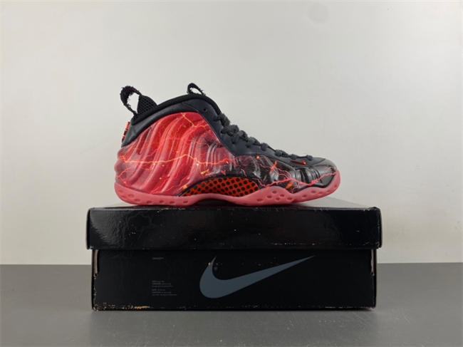 stranger things x nike air foamposite one preM1vm qs