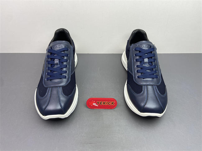 Pra*a sneaker